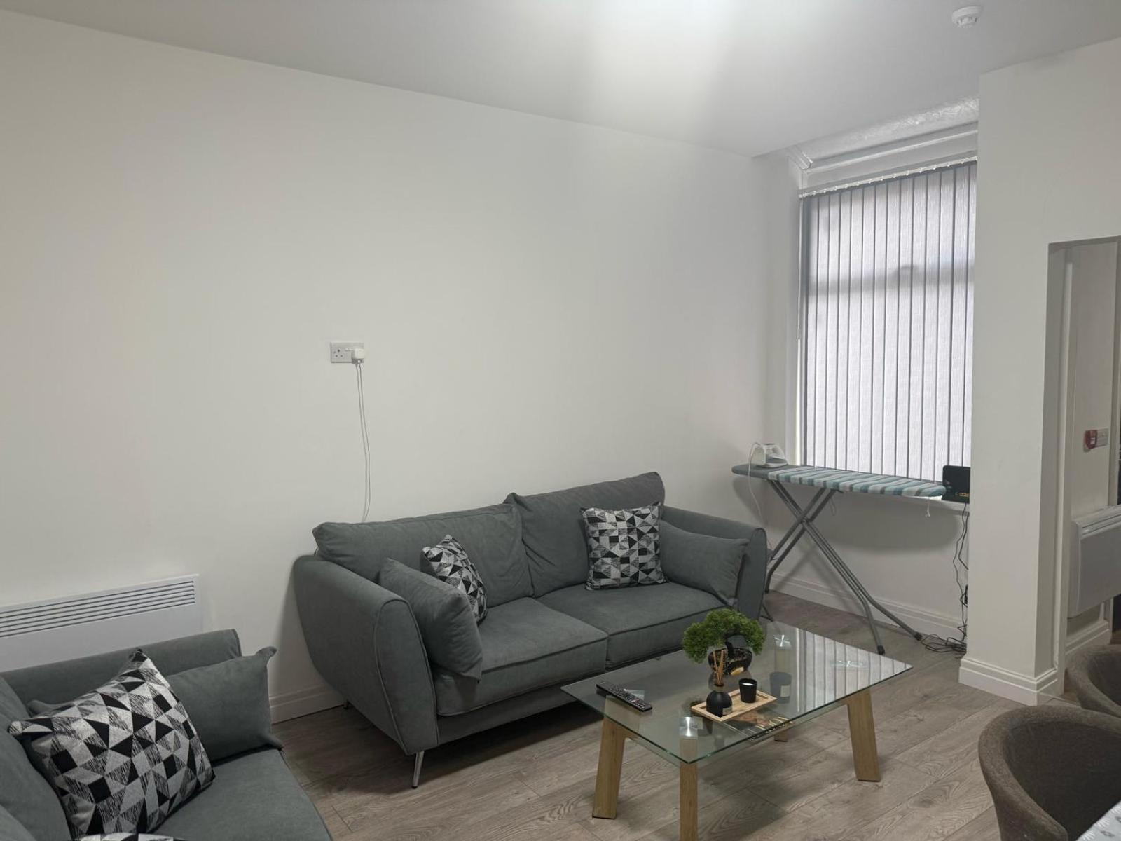 Britlodge Ruskin Ave Home — Photos 2